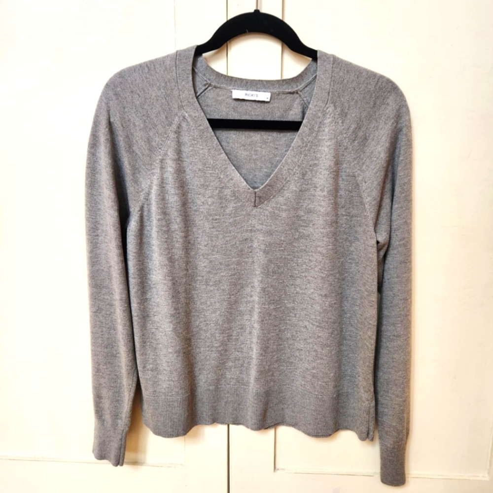 Ricki's Cashmere Blend V-Neck Long Sleeved Sweater - Grey - Size M - EUC